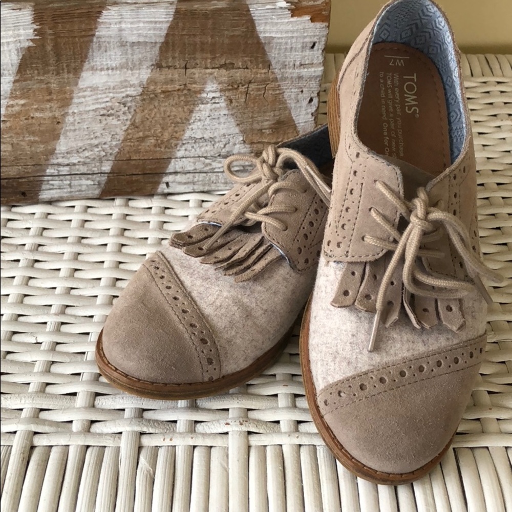 Toms